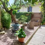 度假居 Le Logis Des Remparts A L'interieur De La Cite Medievale, Jardin Prive, Parking Inclus *