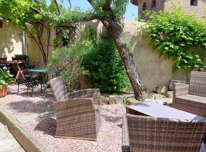 Le Logis Des Remparts Coeur De La Cité Médiévale, Jardin Privé