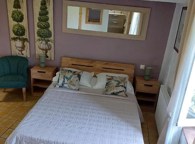 펜션 Le Logis Des Remparts A L'interieur De La Cite Medievale, Jardin Prive, Parking Inclus